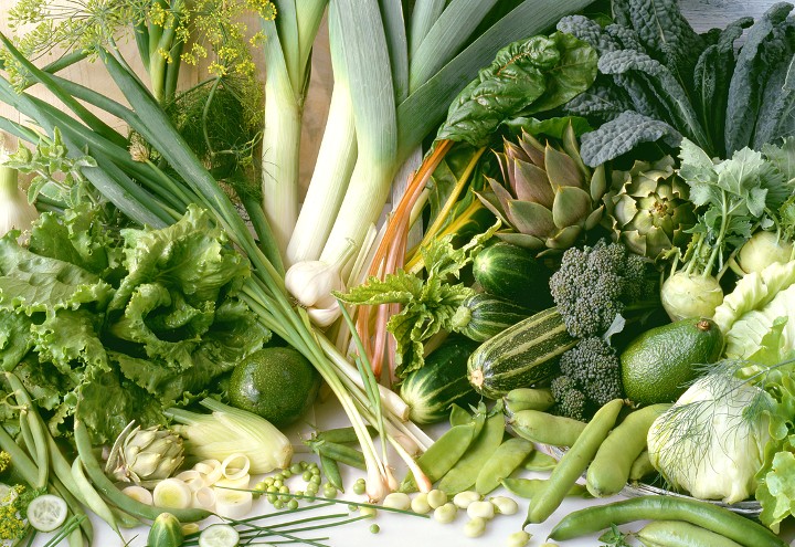 Green vegetables (rich in folic acid and calcium)