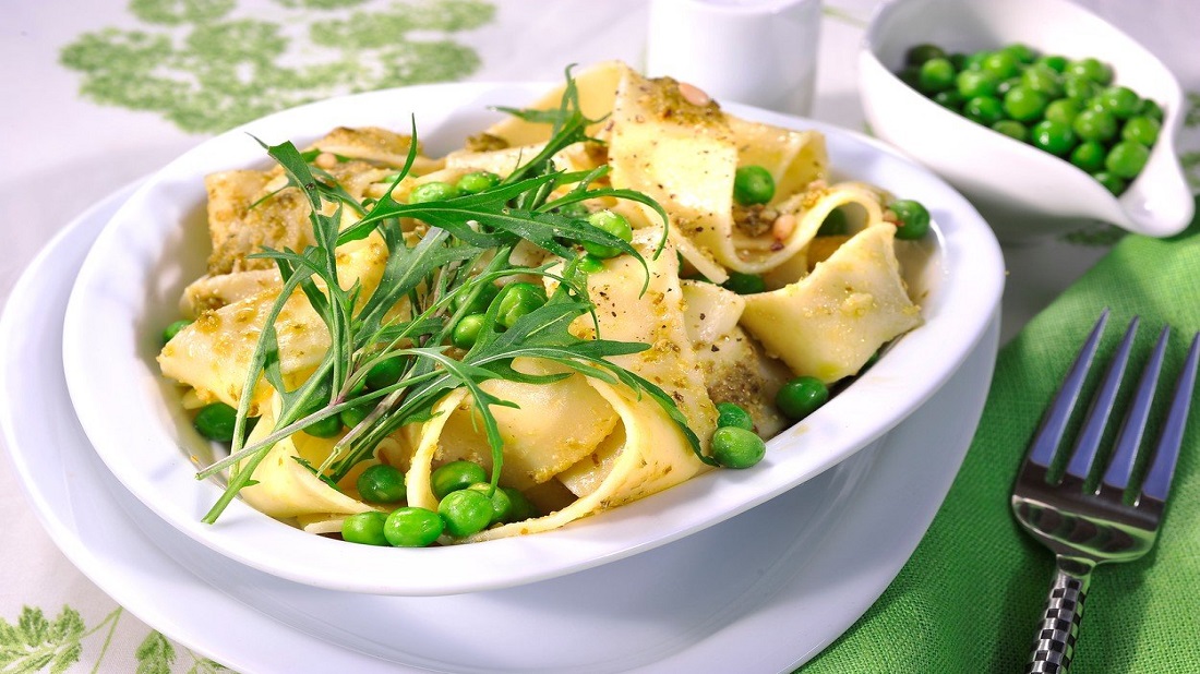 Pasta with Peas and Rucola Paste