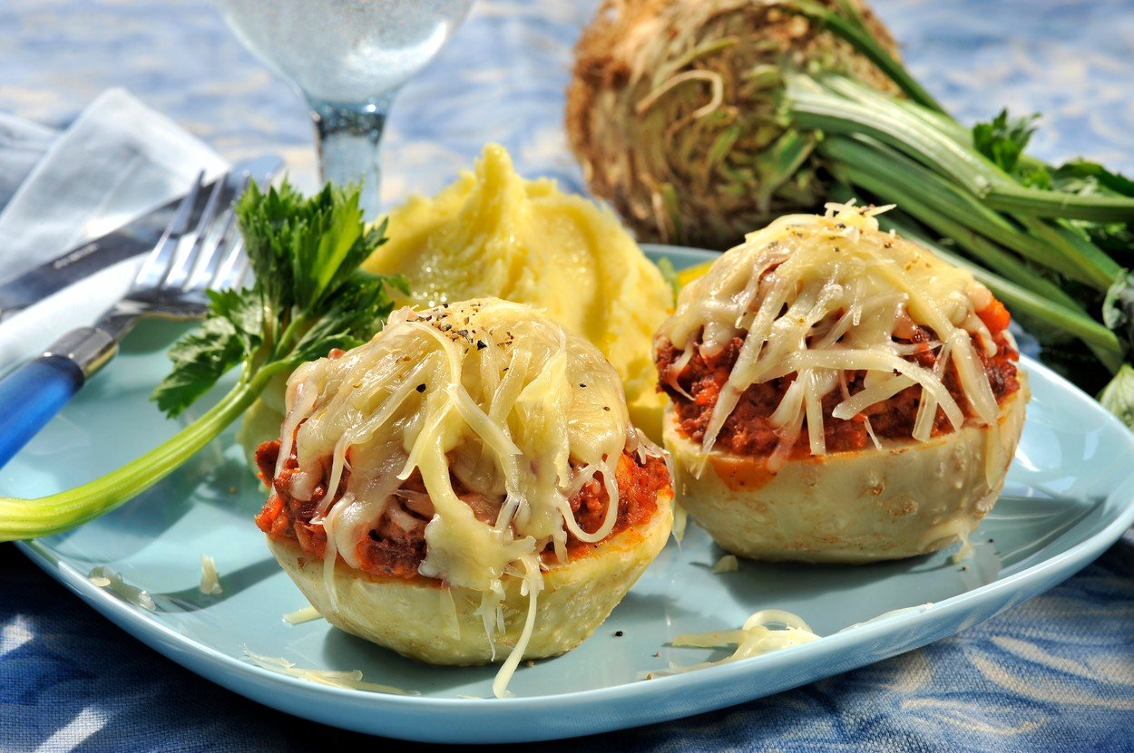Baked Celery Stuffed with Meat