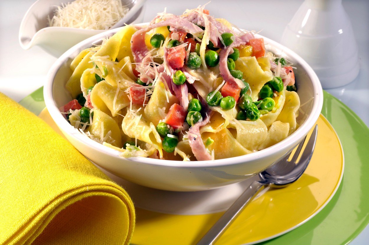 Pasta with Vegetables and Ham