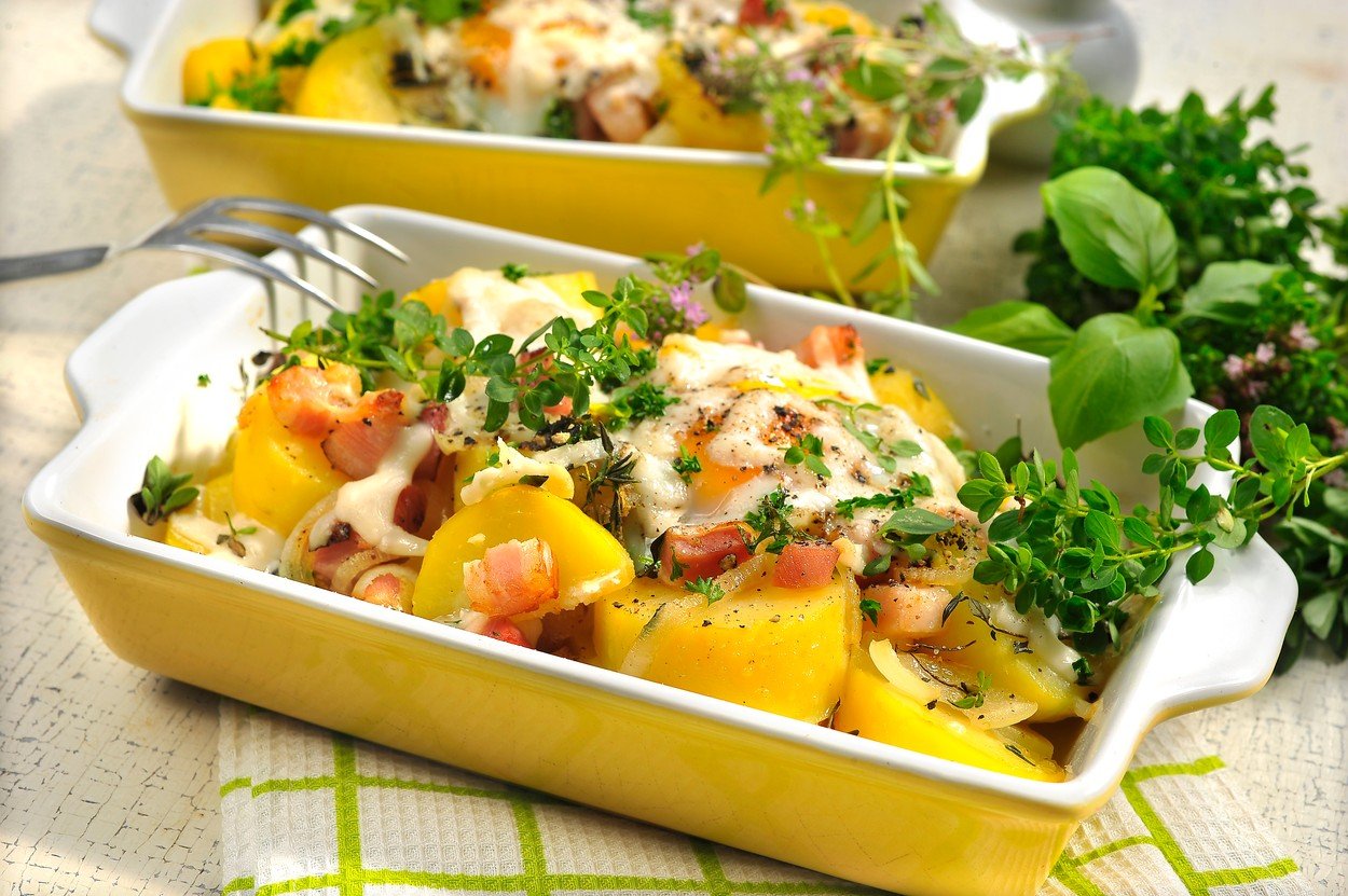 Potatoes baked with herbs