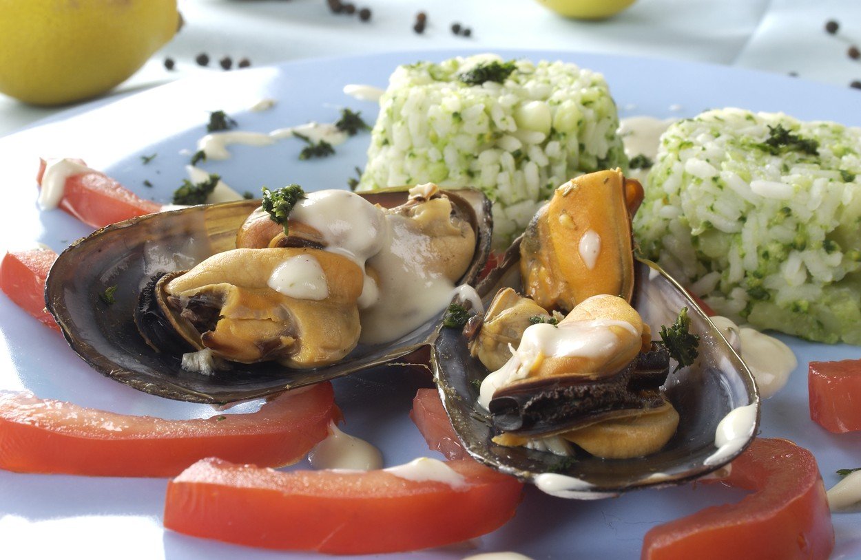 Mussels with Rice and Broccoli