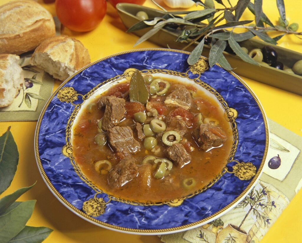 Hovezi ragu s olivami