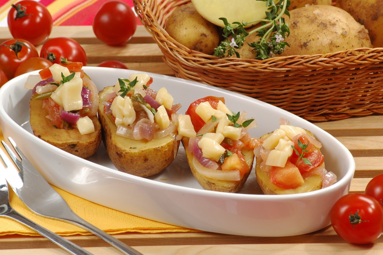 Baked Potatoes Stuffed with Vegetables