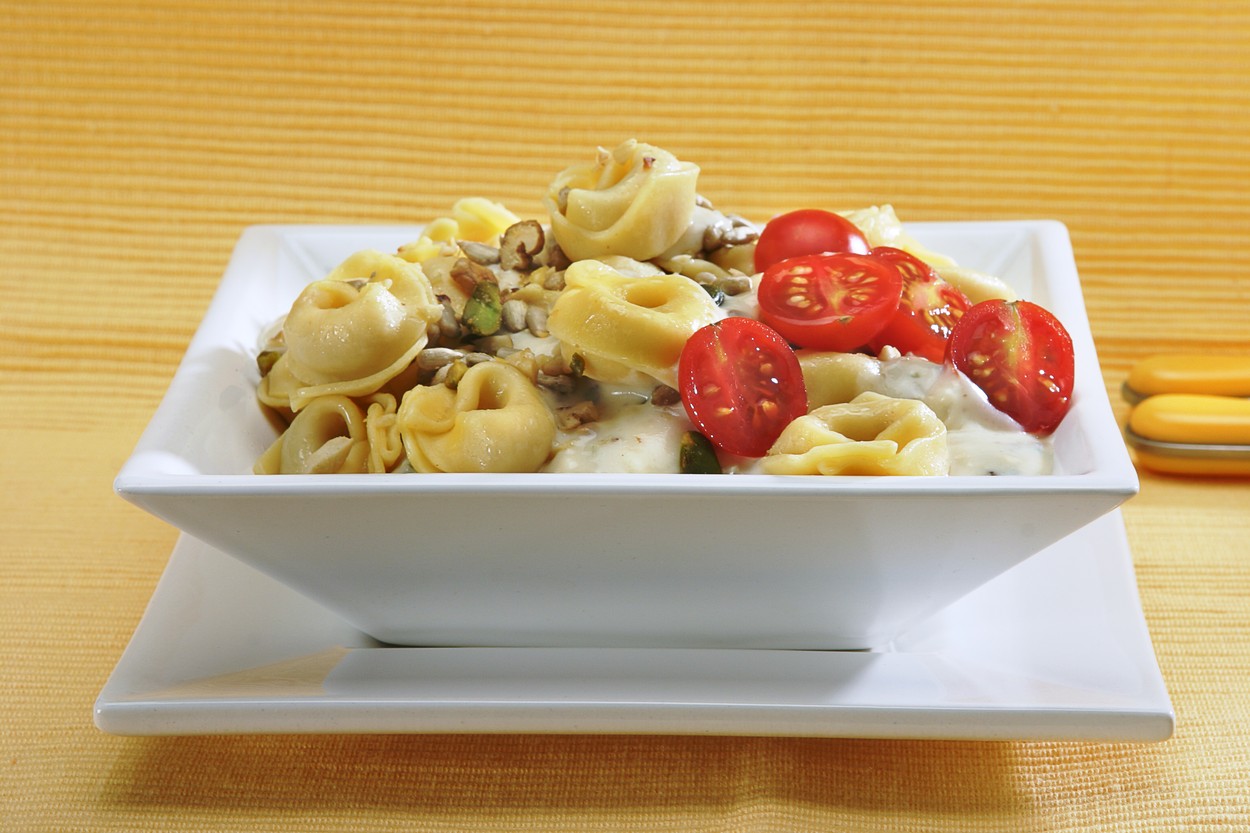 Tortellini with Cheese Sauce