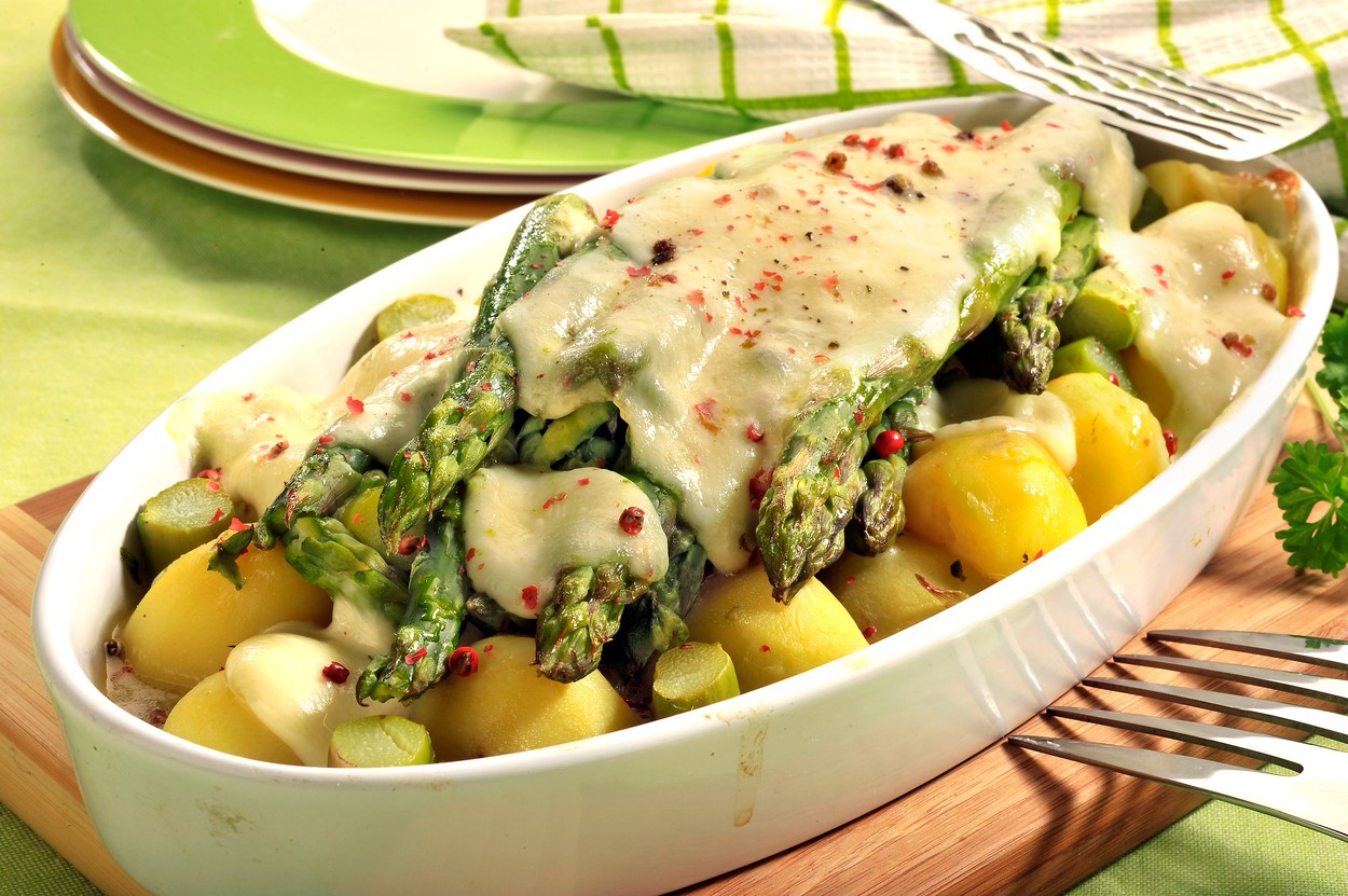 Potatoes Baked with Asparagus