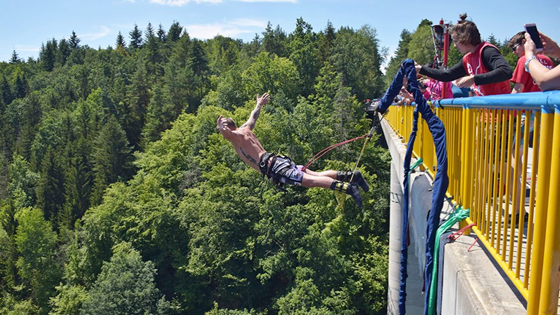 1-bungee-jumping-1100x618.jpg